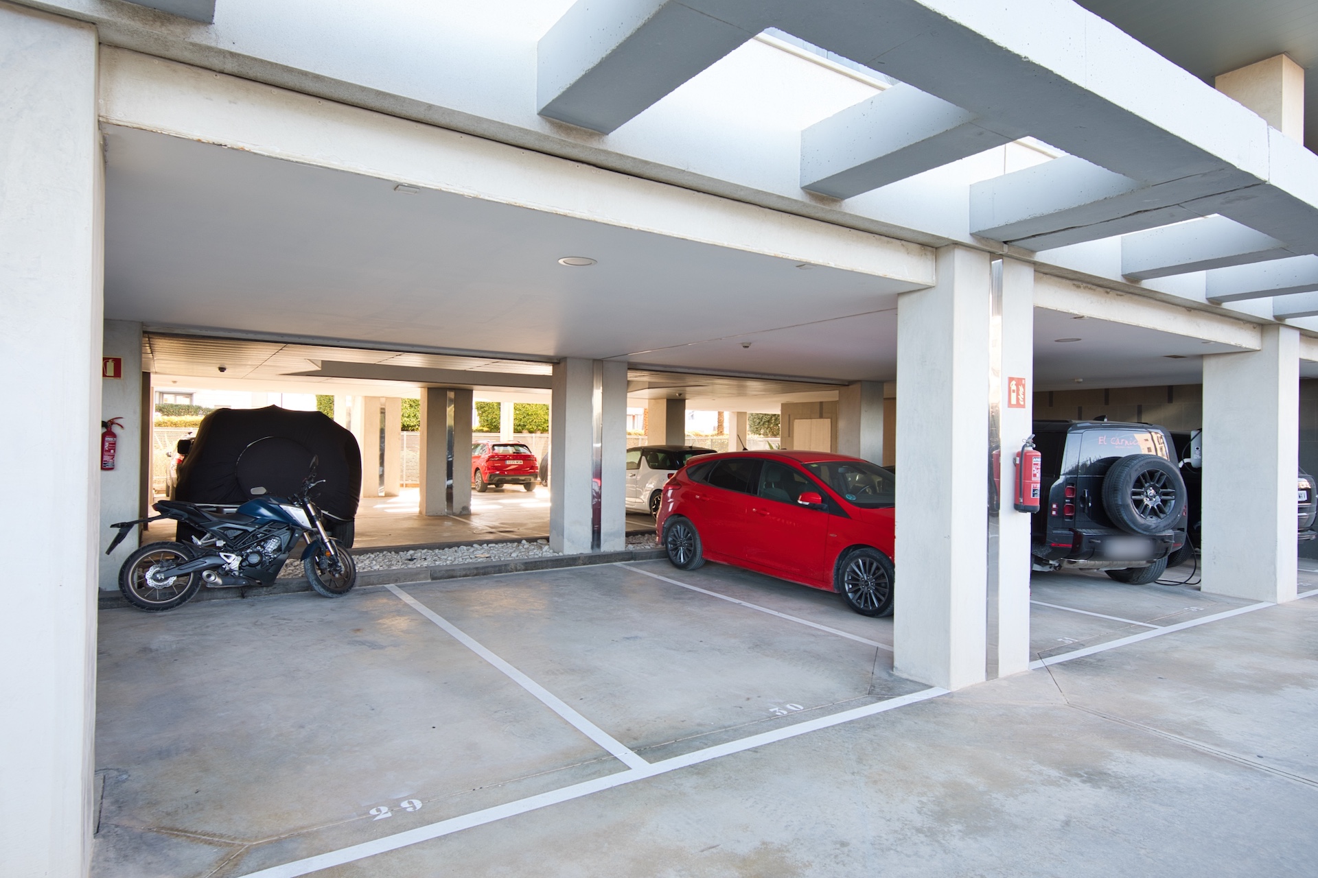 Resa Estates Ibiza te koop penthouse Marina botafoch for sale Ibiza parking.jpeg